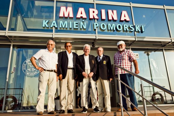 uczestnicy rejsu z kapitanem Michalskim Zewem Morza dookola swiata - spotkanie po latach